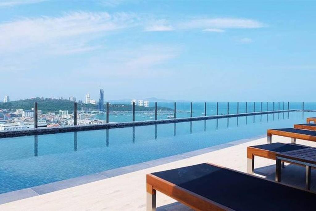 Central Pattaya - Sea View Large Balcony Condo With Infinity Pool Bagian luar foto