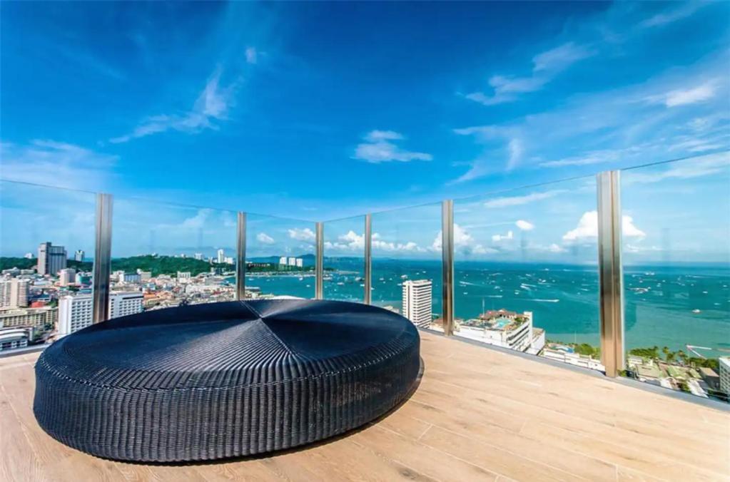 Central Pattaya - Sea View Large Balcony Condo With Infinity Pool Bagian luar foto