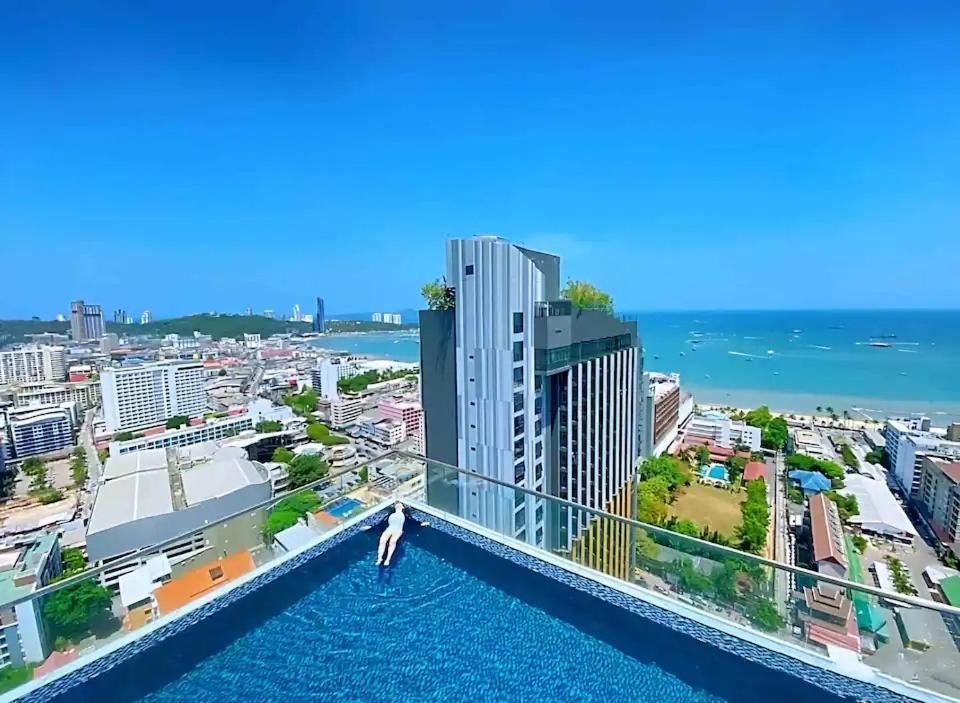 Central Pattaya - Sea View Large Balcony Condo With Infinity Pool Bagian luar foto
