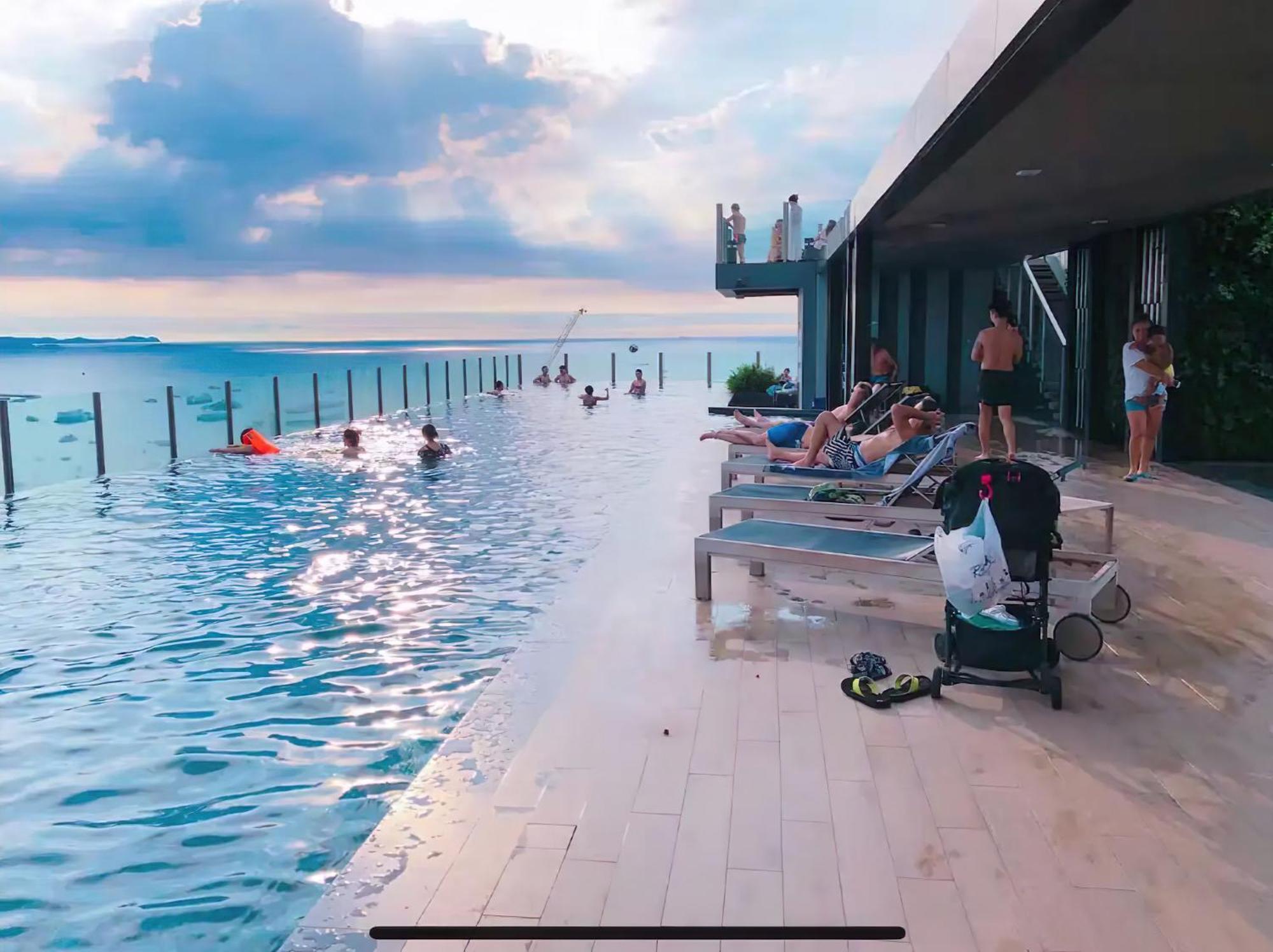 Central Pattaya - Sea View Large Balcony Condo With Infinity Pool Bagian luar foto