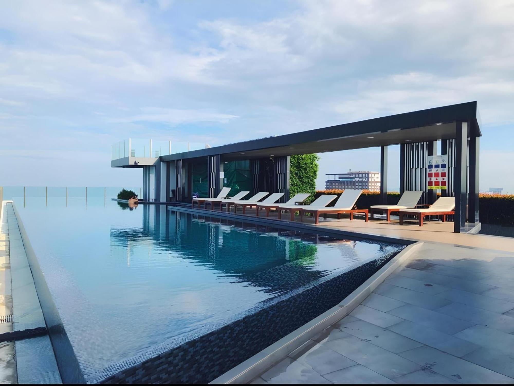 Central Pattaya - Sea View Large Balcony Condo With Infinity Pool Bagian luar foto