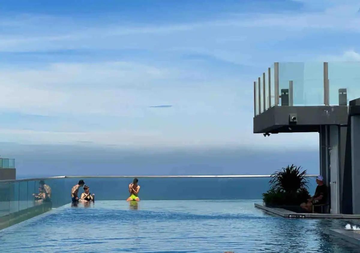 Central Pattaya - Sea View Large Balcony Condo With Infinity Pool Bagian luar foto